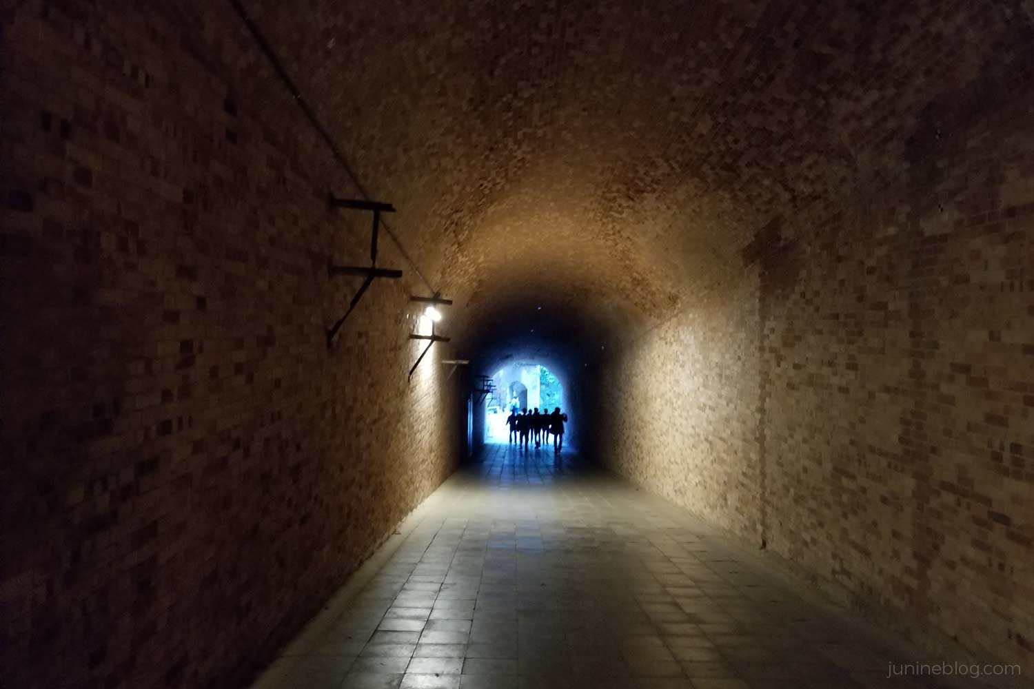 猿島要塞のトンネル
